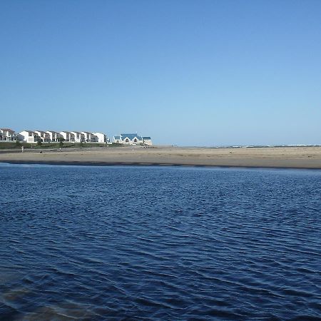 30m² 1 slaapkamer, 1 privé badkamer Appartement in Bluewater Bay Port Elizabeth Buitenkant foto