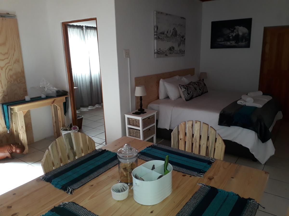 30m² 1 slaapkamer, 1 privé badkamer Appartement in Bluewater Bay Port Elizabeth Buitenkant foto