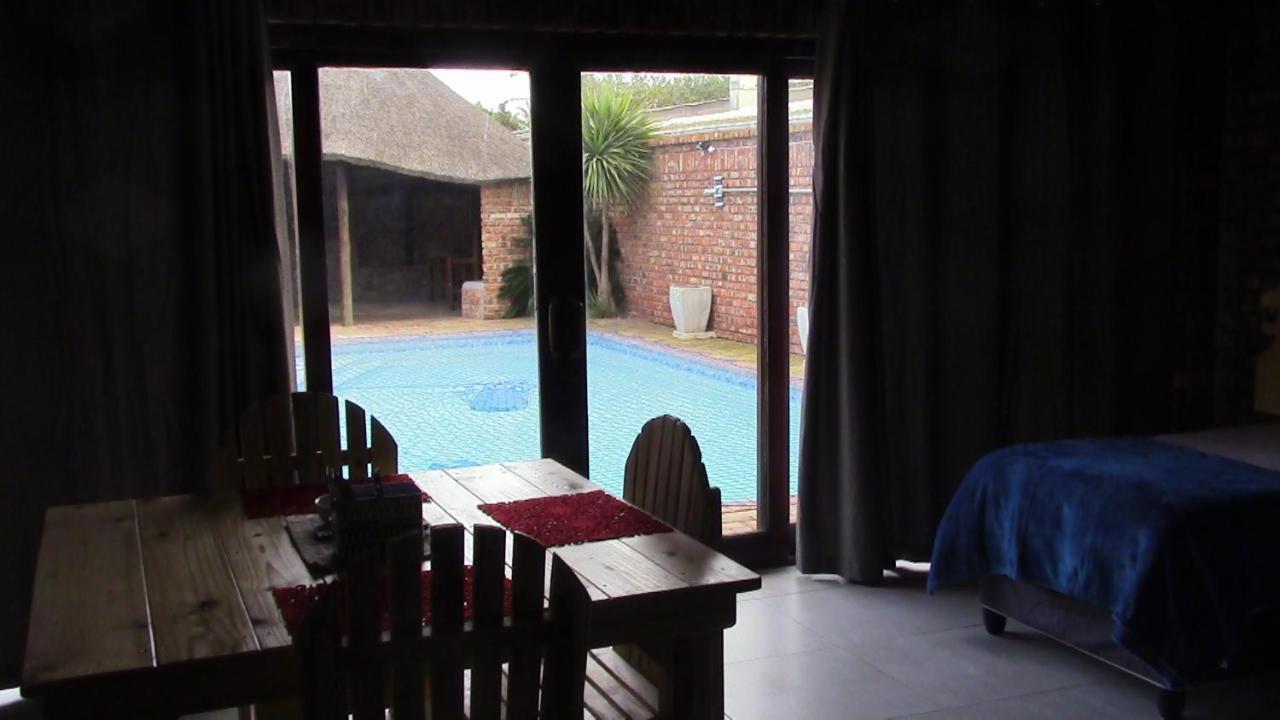 30m² 1 slaapkamer, 1 privé badkamer Appartement in Bluewater Bay Port Elizabeth Buitenkant foto