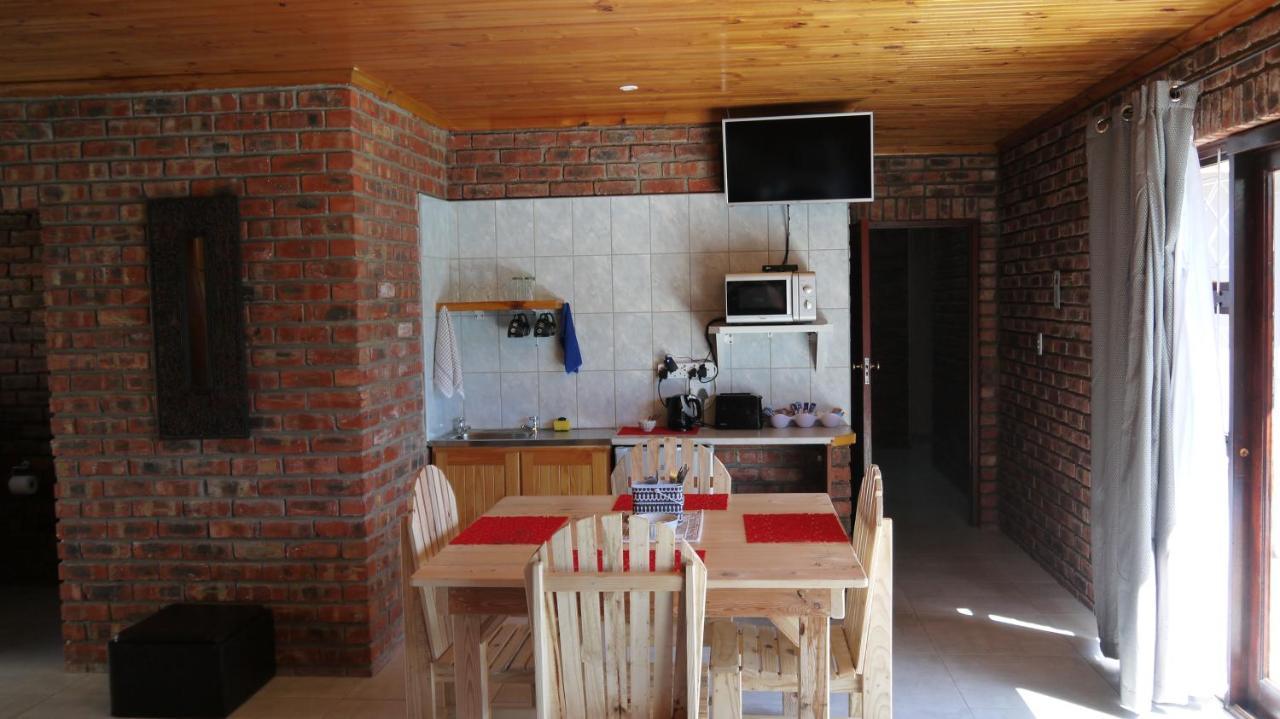 30m² 1 slaapkamer, 1 privé badkamer Appartement in Bluewater Bay Port Elizabeth Buitenkant foto