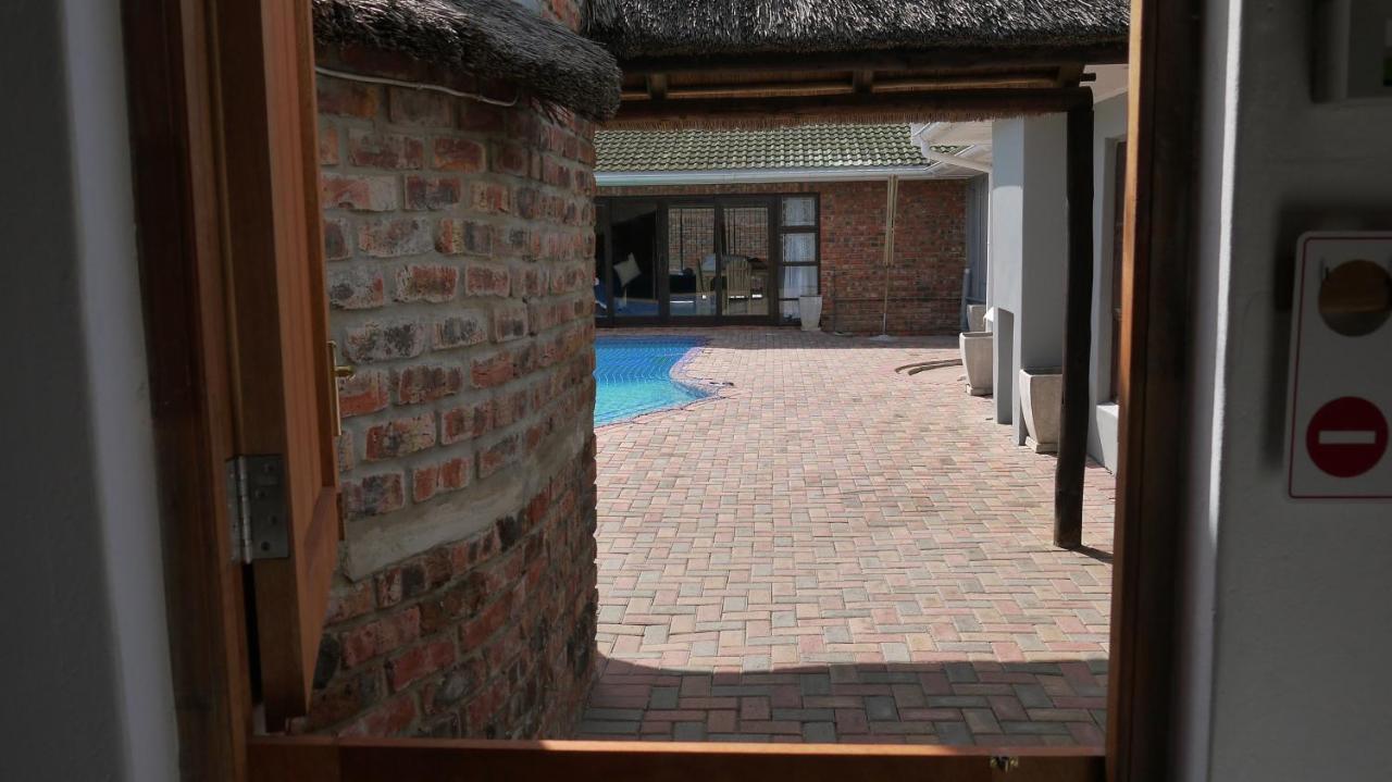 30m² 1 slaapkamer, 1 privé badkamer Appartement in Bluewater Bay Port Elizabeth Buitenkant foto