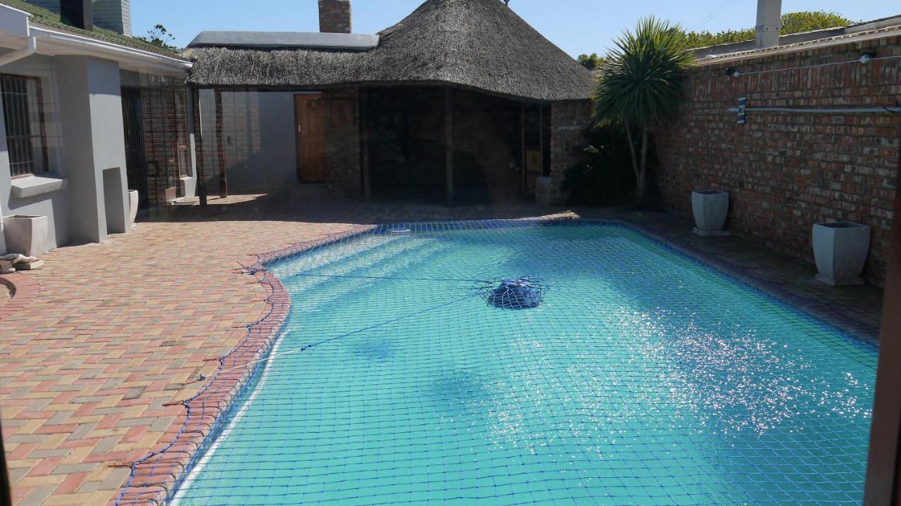 30m² 1 slaapkamer, 1 privé badkamer Appartement in Bluewater Bay Port Elizabeth Buitenkant foto