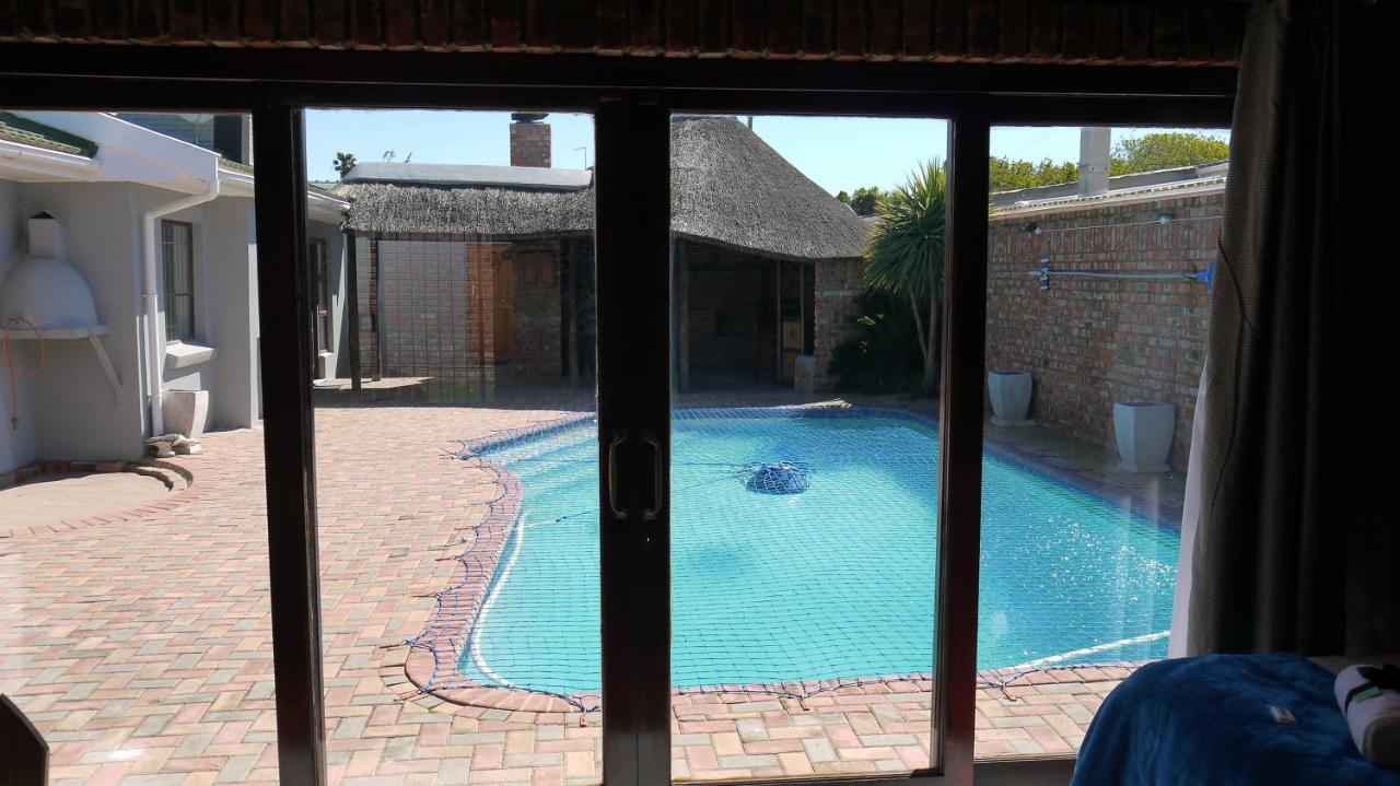 30m² 1 slaapkamer, 1 privé badkamer Appartement in Bluewater Bay Port Elizabeth Buitenkant foto