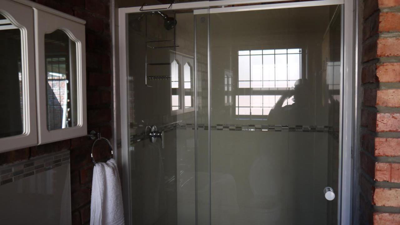 30m² 1 slaapkamer, 1 privé badkamer Appartement in Bluewater Bay Port Elizabeth Buitenkant foto