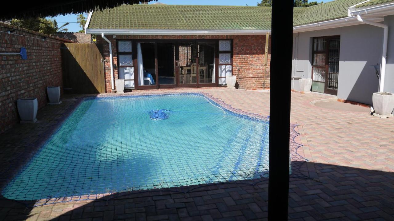 30m² 1 slaapkamer, 1 privé badkamer Appartement in Bluewater Bay Port Elizabeth Buitenkant foto