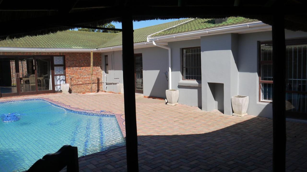30m² 1 slaapkamer, 1 privé badkamer Appartement in Bluewater Bay Port Elizabeth Buitenkant foto